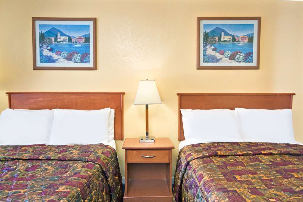 Knights Inn Santa Cruz Room photo